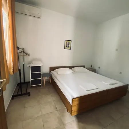 Nela Apartment *