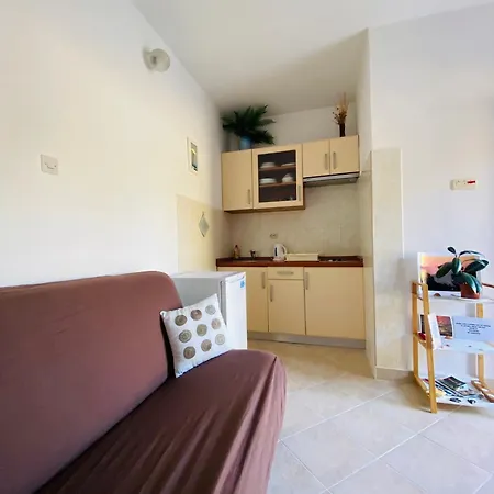 Nela Apartment *